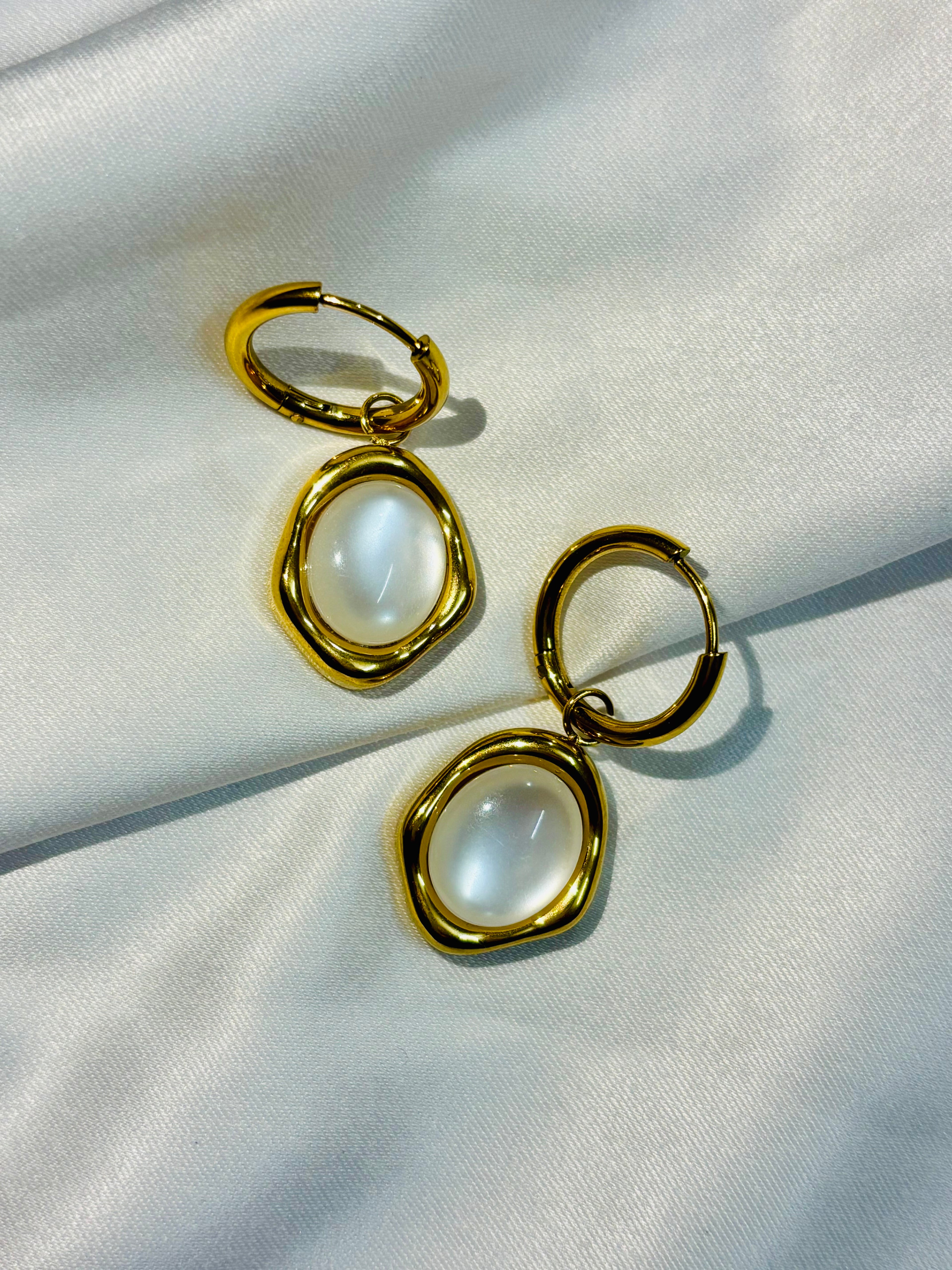 Elara Crystal Drop Earring